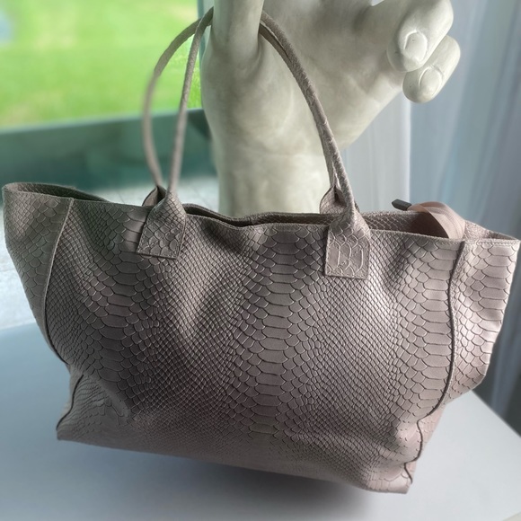 Faux Snakeskin Leather Adjustable Tote - Picture 1 of 13